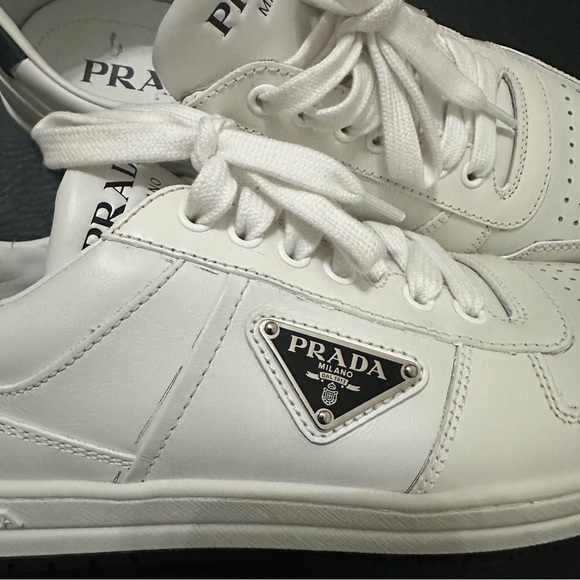 Prada bicolor calfskin low top sneakers - Picture 5 of 11